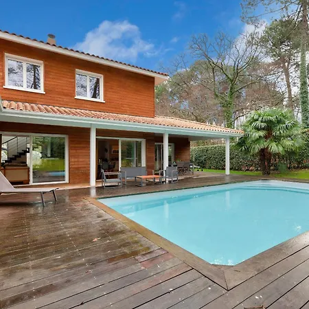 Σπίτι διακοπών 5 Chambres Avec Piscine A *
